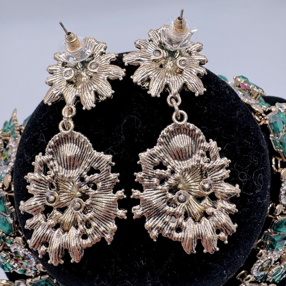 Duchessa Catorina's Statement Necklace and Earring Sets - Picture 10 of 10